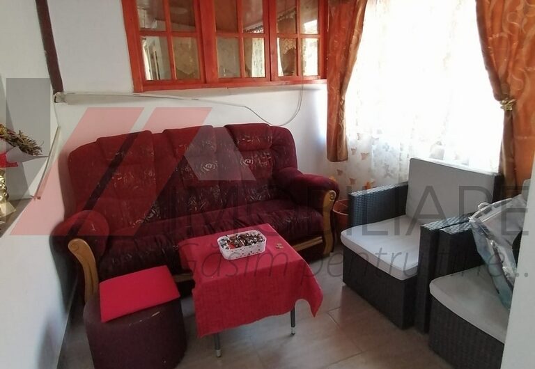 Iosefin – Dambovita – Casa 3 camere – 90 mp – CT proprie