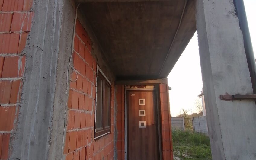 Sanmihaiu Roman – Vila- 4 camere -220 mp- 500 mp teren