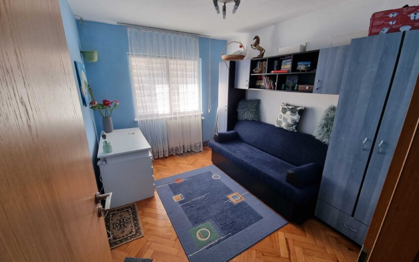 Aradului – Apartament  3  Camere – Renovat – BOXA