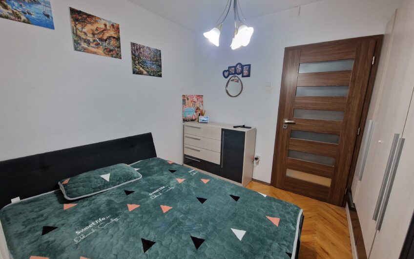 Girocului- Apartament 3 camere- etajul 1- renovat