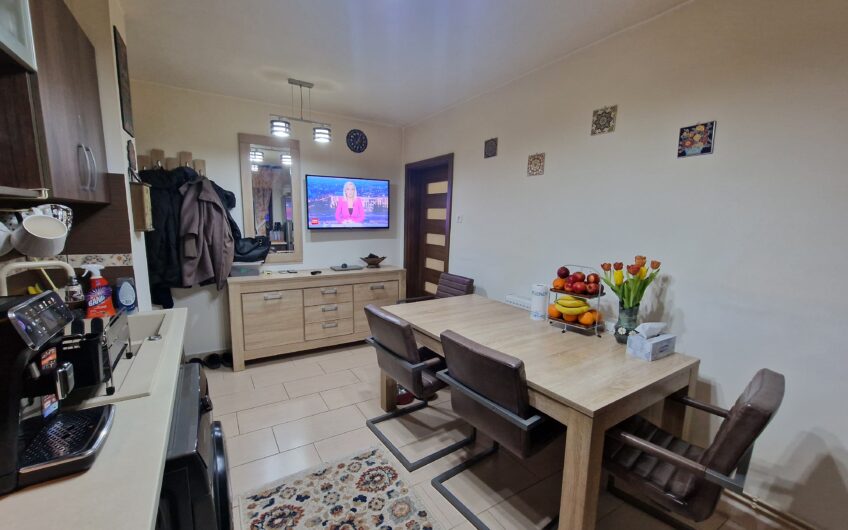 Girocului- Apartament 3 camere- etajul 1- renovat