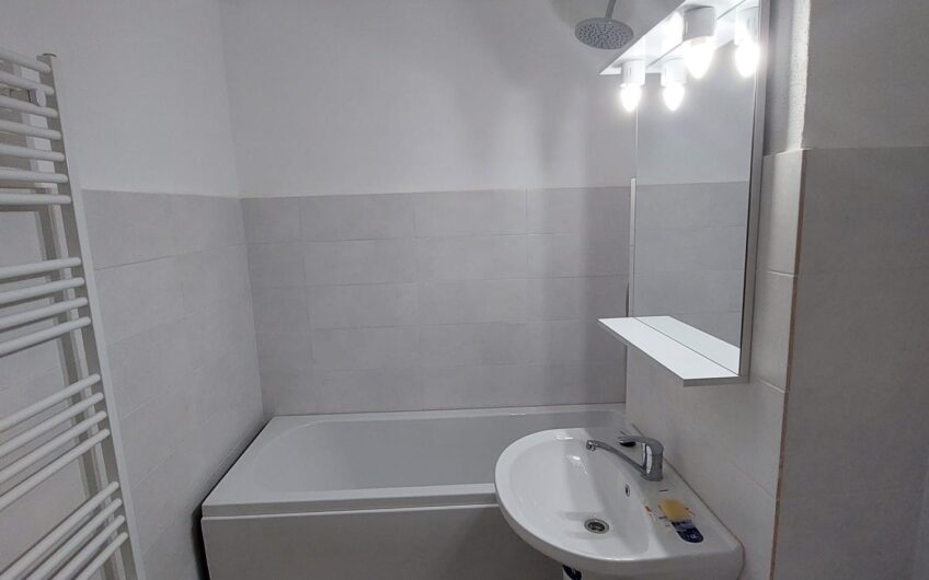 Aradului – Apartament  2  Camere  – Decomandat