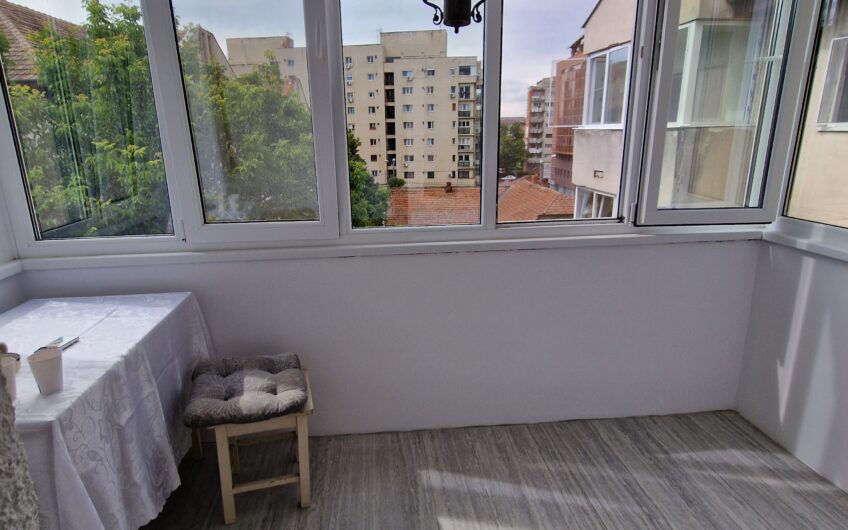 Modern-2 camere decomandate-52 mp utili-balcon