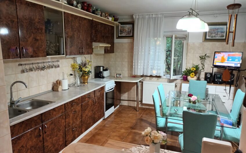 Girocului- Parter – 3 camere- 70 mp si boxa 17 mp