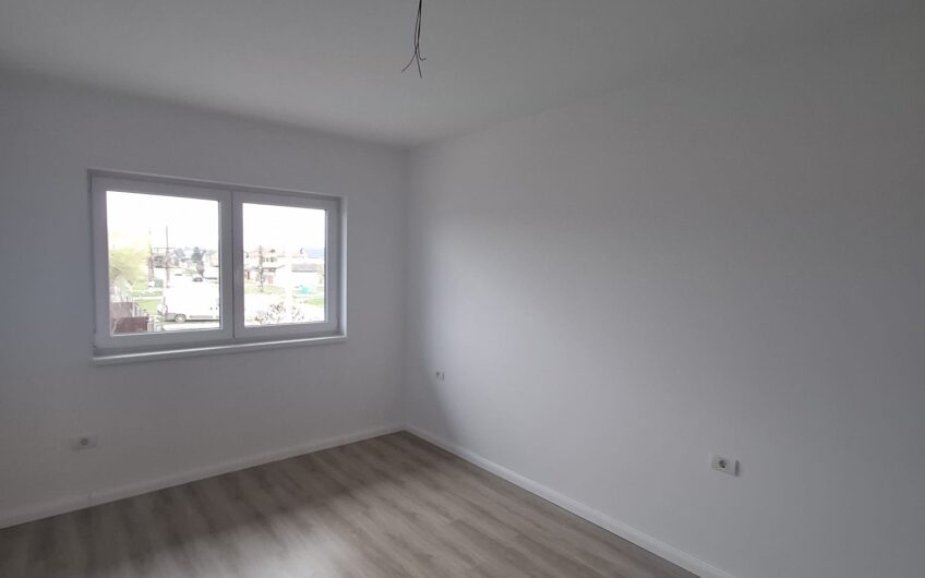 Comision 0 !!!!  0cazie – Sanandrei – Vatra Satului – Casa 4  Camere – Gradina