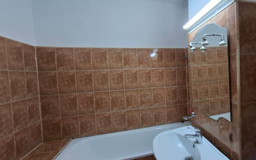 OCAZIE !!!  Lipovei – Apartament  3  Camere – Decomandat – Parter Inalt – Garaj – 2 Boxe