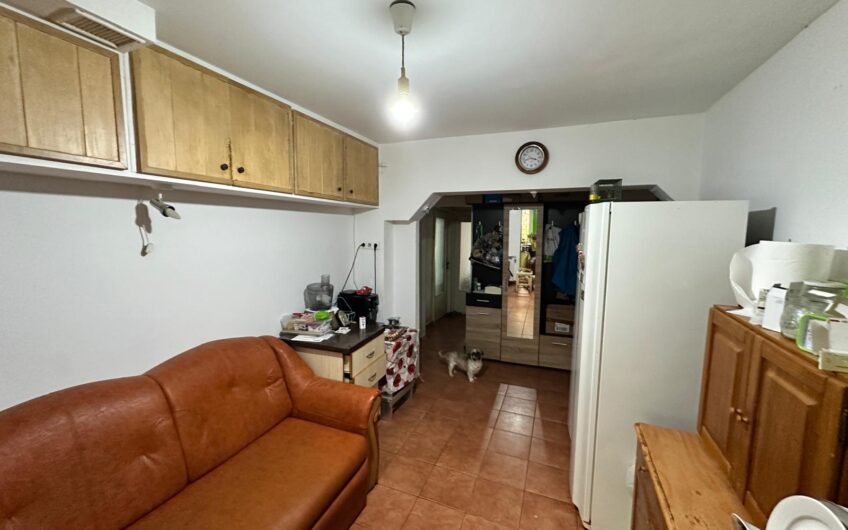 Lipovei – Apartament  3  Camere – Decomandat – Parter Inalt
