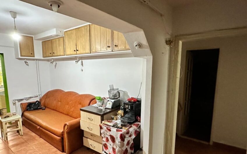 Lipovei – Apartament  3  Camere – Decomandat – Parter Inalt