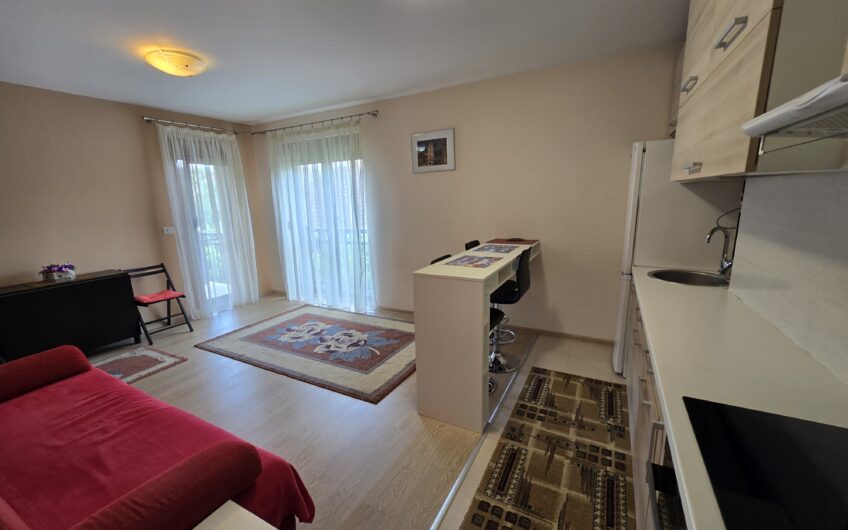 Aradului- 3 camere- etaj 1- parcare
