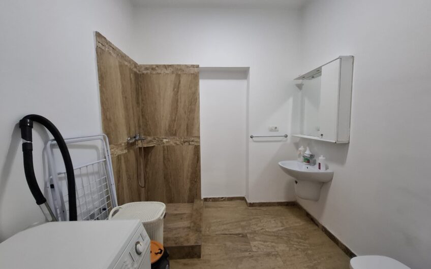Comision 0 !!!   Mehala  – Casa  10  Camere – Teren Generos