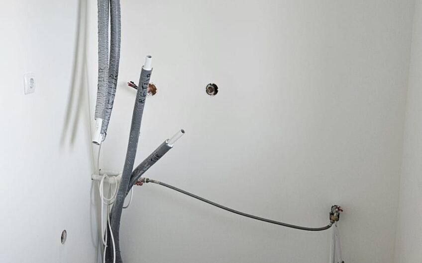 Dudestii Noi – Casa 7 Camere – Proiect  2  Familii