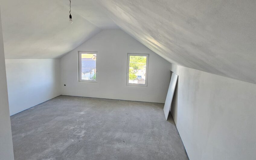 Dudestii Noi – Casa 7 Camere – Proiect  2  Familii