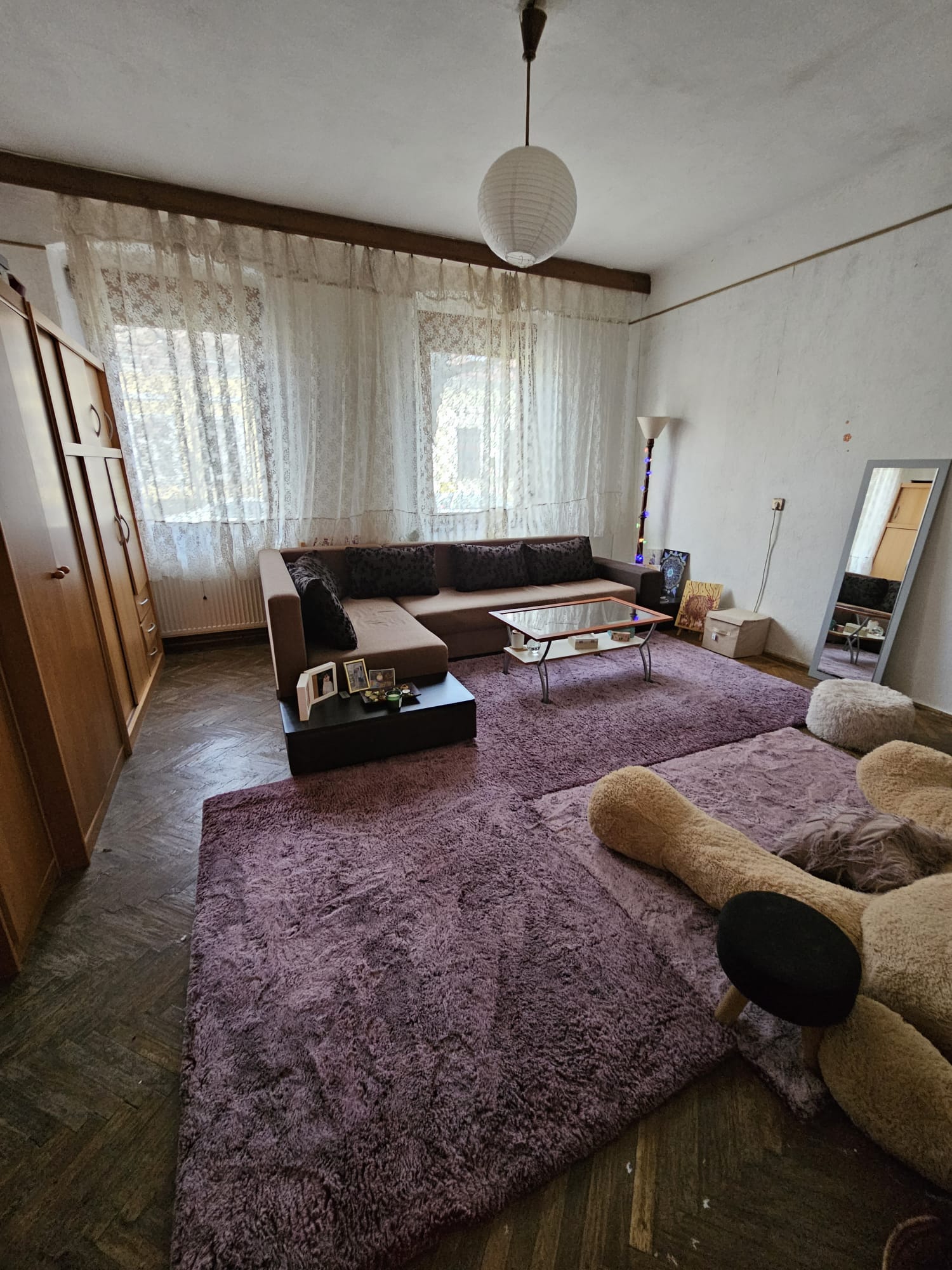 Elisabetin – Casa  4  Camere – Curte comuna