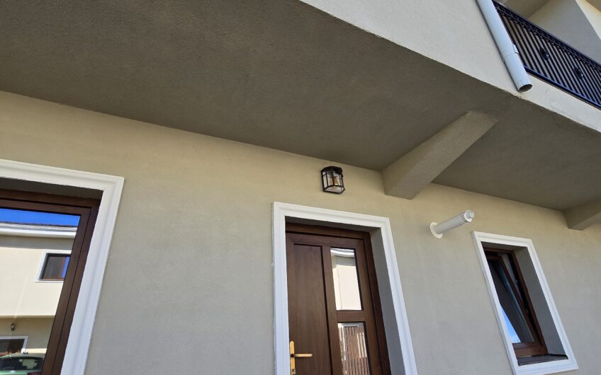 Giroc- Casa 4 camere- Prima inchiriere- Vatra satului