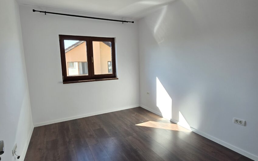 Giroc- Casa 4 camere- Prima inchiriere- Vatra satului