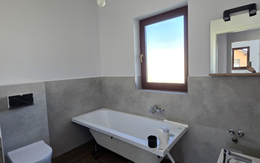 Giroc- Casa 4 camere- Prima inchiriere- Vatra satului