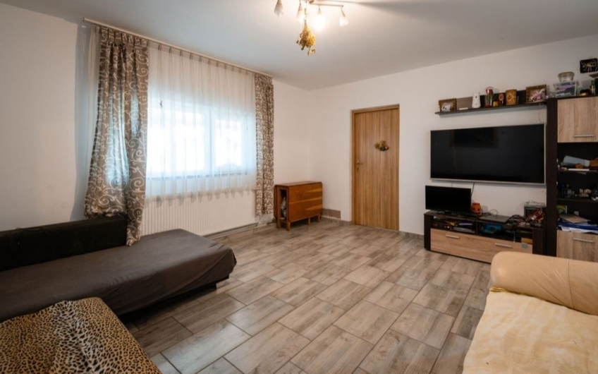Sanandrei – Casa Individuala  6  Camere – Teren