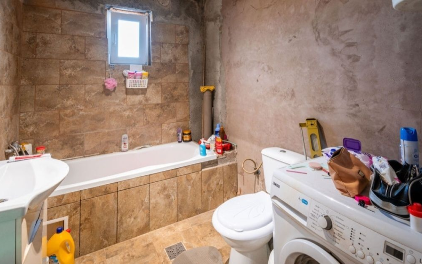 Sanandrei – Casa Individuala  6  Camere – Teren