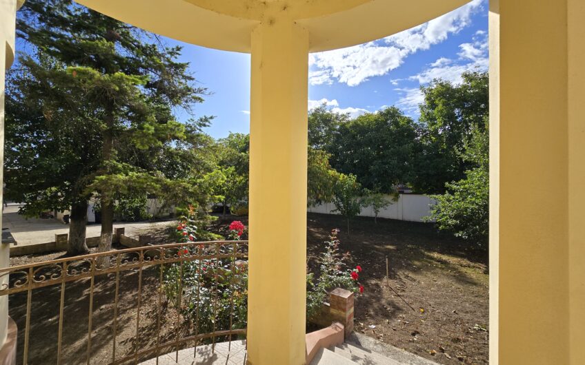 Cenad-Ultracentral-2 fronturi- Casa cu ahitectura deosebita