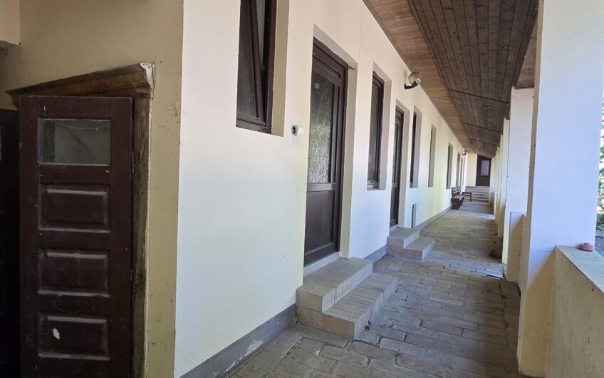 Cenad-Casa/Spatii Birouri- 150mp-teren 1065mp