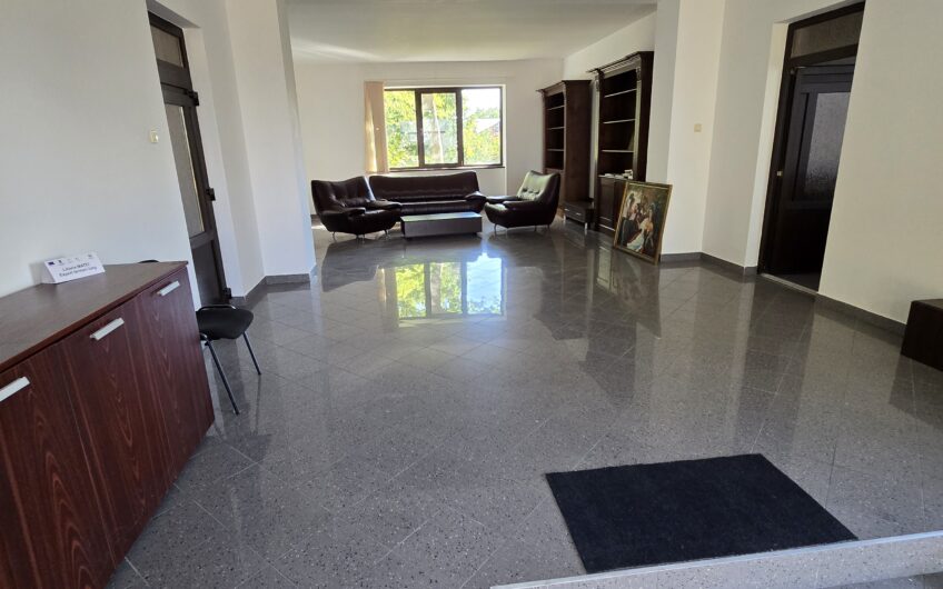 Cenad-Casa/Spatii Birouri- 150mp-teren 1065mp