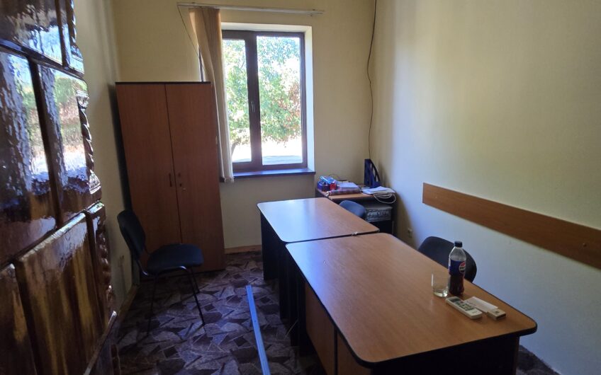 Cenad-Casa/Spatii Birouri- 150mp-teren 1065mp