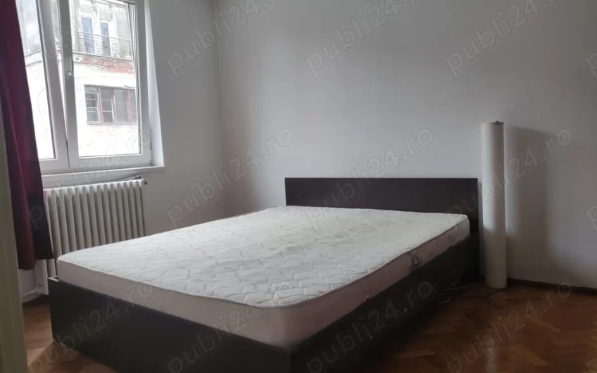 Piata  700 [ Central ] – Apartament 3 Camere – Curte