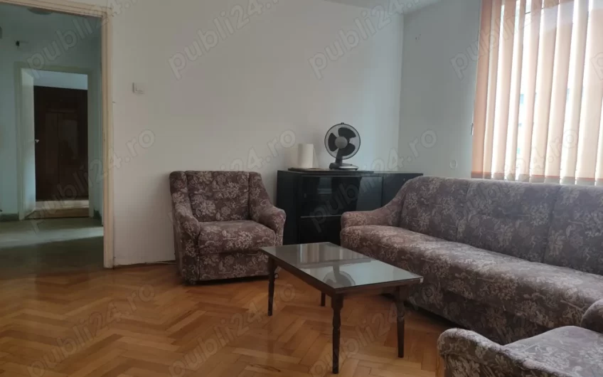 Piata  700 [ Central ] – Apartament 3 Camere – Curte