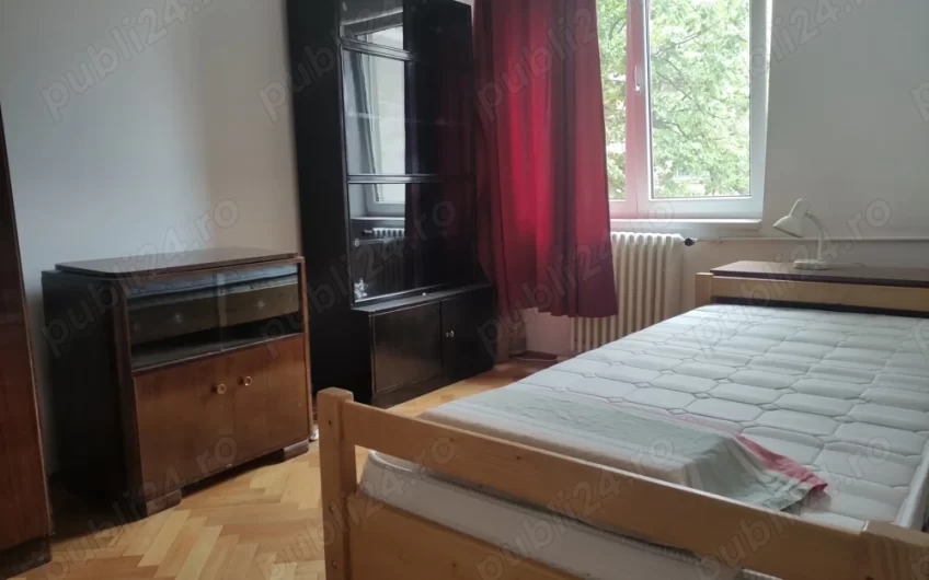 Piata  700 [ Central ] – Apartament 3 Camere – Curte