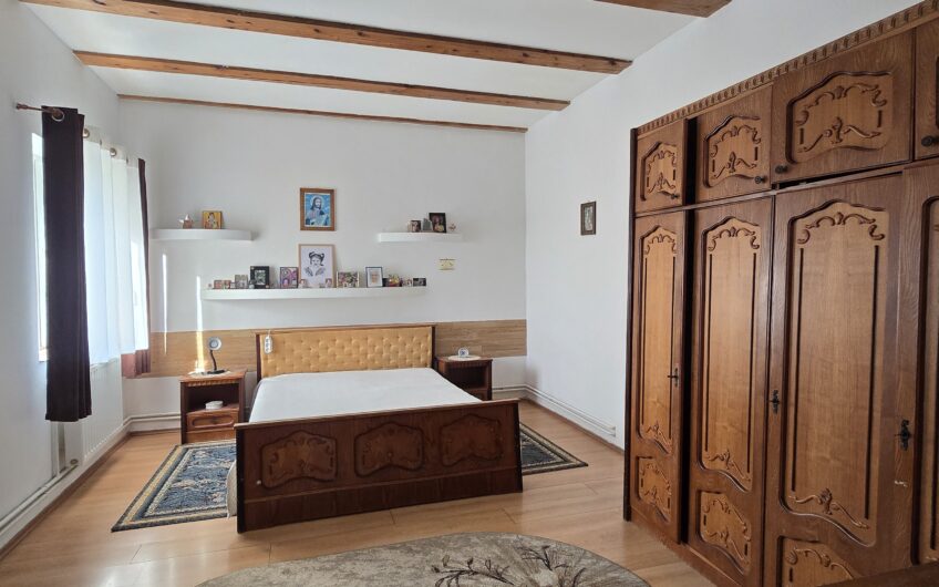 Utvin-Central-Vila S+P+E+M-360mp-2 accese-Garaj