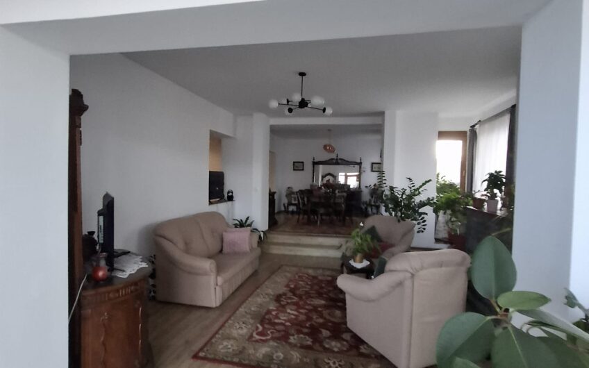 Sanandrei – Casa [Parter] 6 Camere – Anexa – Garaj -Teren Generos