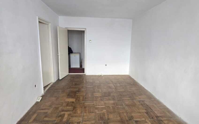 Calea Sagului- 2 camere decomandat- 54 mp